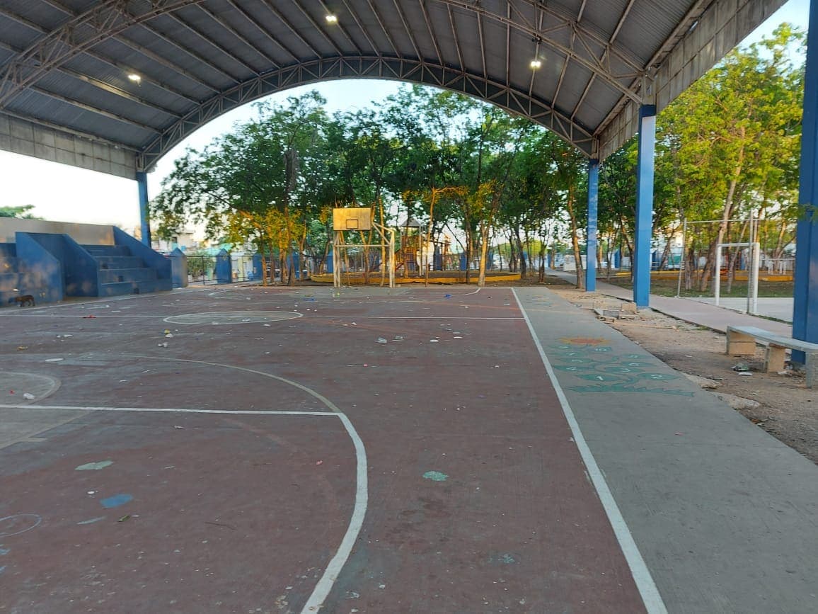'Basurero político' en parque de Playa del Carmen