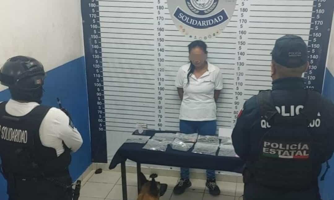 Detienen a una mesera que guardaba droga en el baño de un restaurante de Playa del Carmen