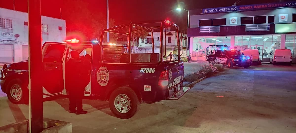 Ejecutan a hombre en el estacionamiento de la Plaza Beauty de Playa del Carmen