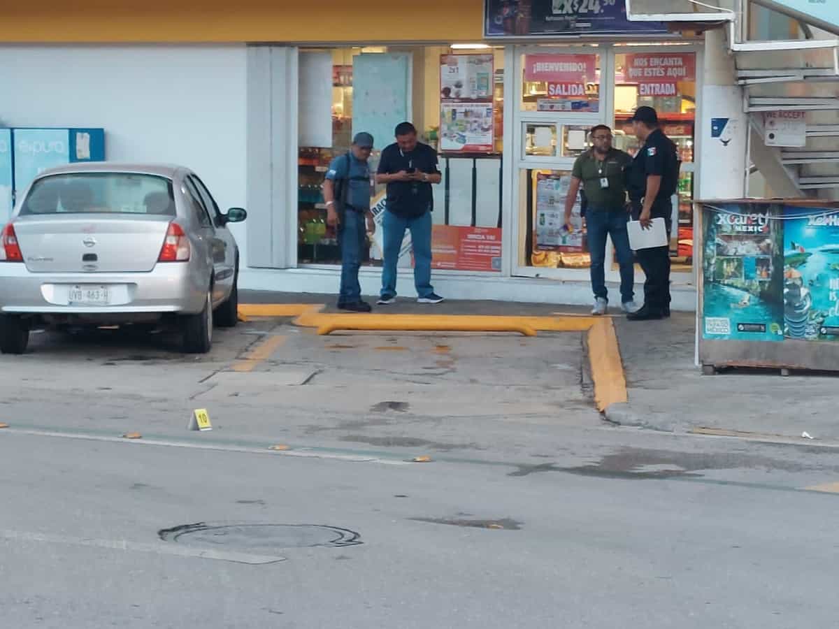 Surgen detonaciones en inmediaciones de un Oxxo de Playa del Carmen