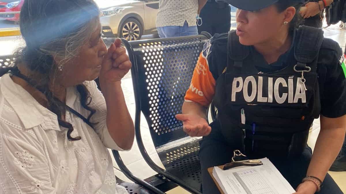 Elementos del GEAVIG Solidaridad apoyan a mujer de 75 años a localizar a sus familiares; vino de visita desde Veracruz