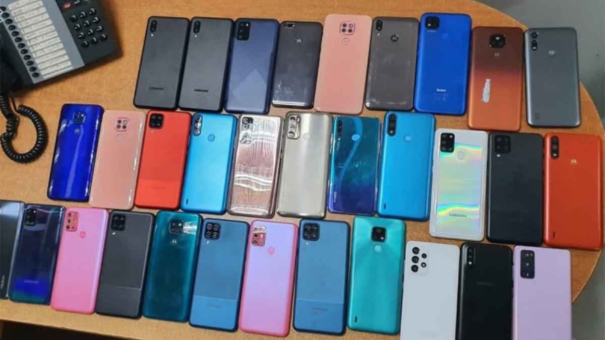Policías de Solidaridad recuperan 25 celulares extraviados durante los festejos de fin de año