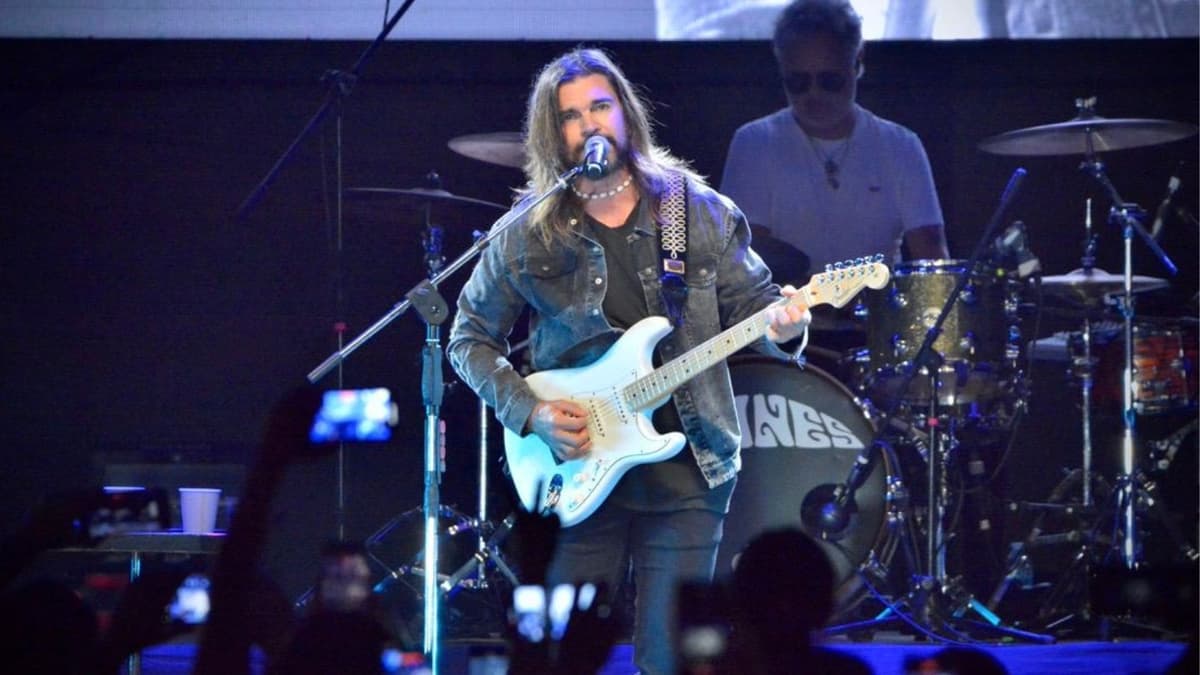 Grandiosa presentación de Juanes y paseo de comparsas
