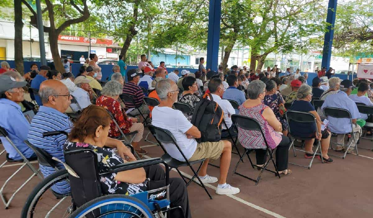 Inicia con contratiempos pago de pensión de adultos mayores en Playa del Carmen