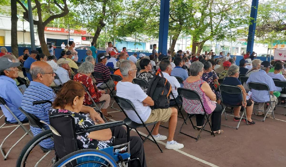 Inicia con contratiempos pago de pensión de adultos mayores en Playa del Carmen