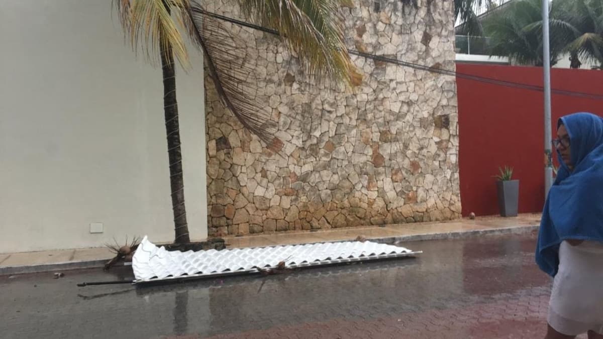 Autoridades actuaron de manera rápida ante la turbonada vivida en Playa del Carmen