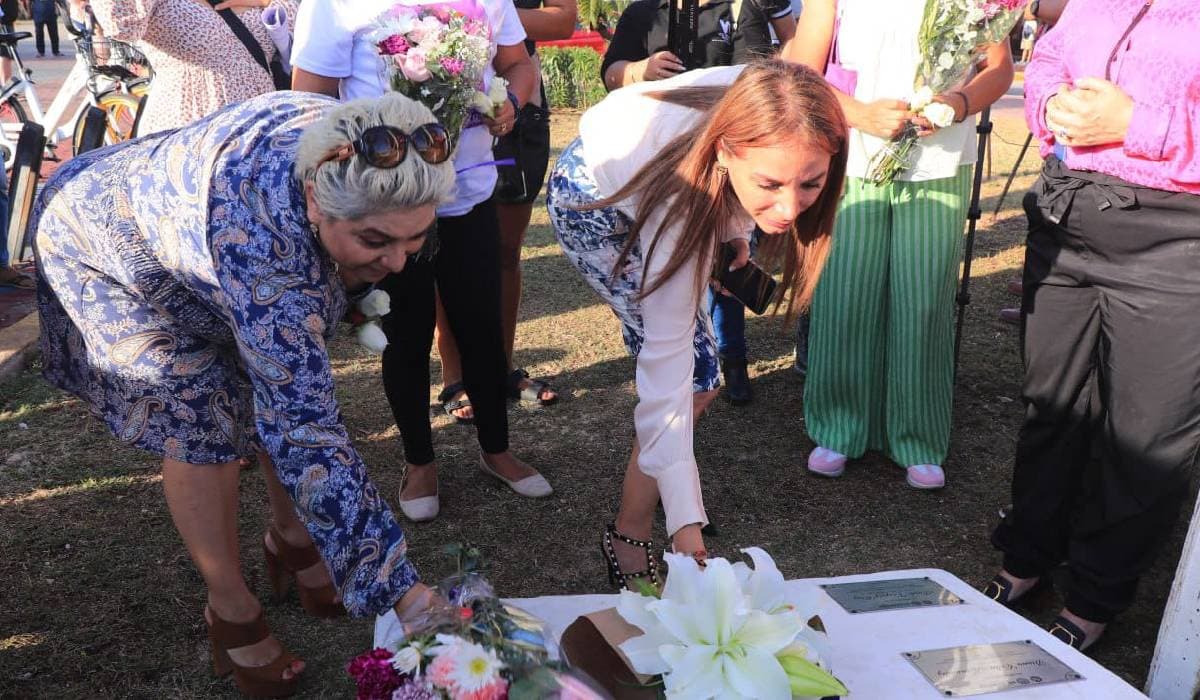 Develan placas por víctimas de feminicidio