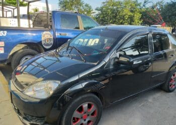 Recuperan vehículo con reporte de robo en Villas del Sol