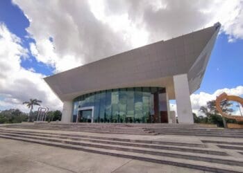 Gobierno municipal promueve la cultura con autocinema en el Teatro de la Ciudad