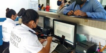 Gobierno municipal facilita trámite de licencias con citas vía WhatsApp