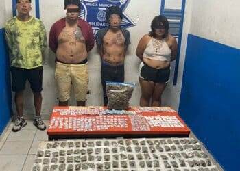 Detienen a 4 sujetos con más de 360 dosis de narcóticos tras la muerte de una persona por impacto de bala en Playa del Carmen