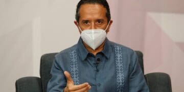Con el cuidado de la salud, Quintana Roo puede seguir creciendo en su economía Carlos Joaquín