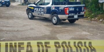El cuerpo sin vida de un hombre, posiblemente ejecutado, fue hallado esta mañana en un área verde de la Región 245, en las inmediaciones del fraccionamiento Villas Otoch.