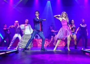 Invitan a jóvenes a participar en el taller de teatro musical en Playa del Carmen