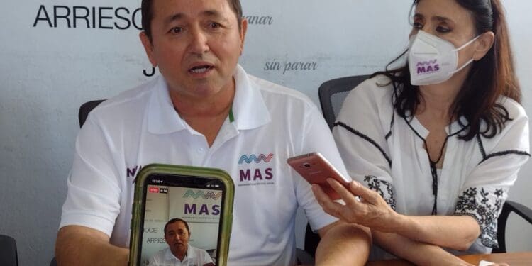 MAS presenta a Nivardo Mena como su aspirante único a la gubernatura de Quintana Roo