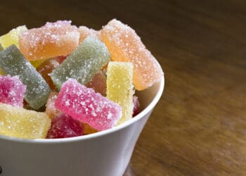 Un niño de 11 años muere tras comer gomitas en casa de su tía