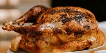 Preparan mil cenas navideñas para entregar en colonias de escasos recursos en Cancún