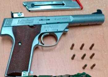 Aseguran arma de fuego en colonia Centro de Playa del Carmen