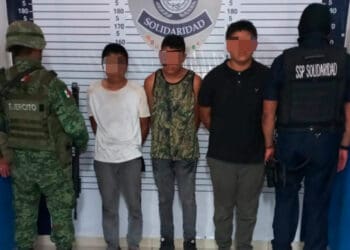 Golpe al narcomenudeo: caen sujetos con 250 dosis y cartuchos en Playa del Carmen