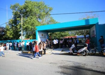 Transcurre sin incidentes asamblea vecinal en Puerto Aventuras