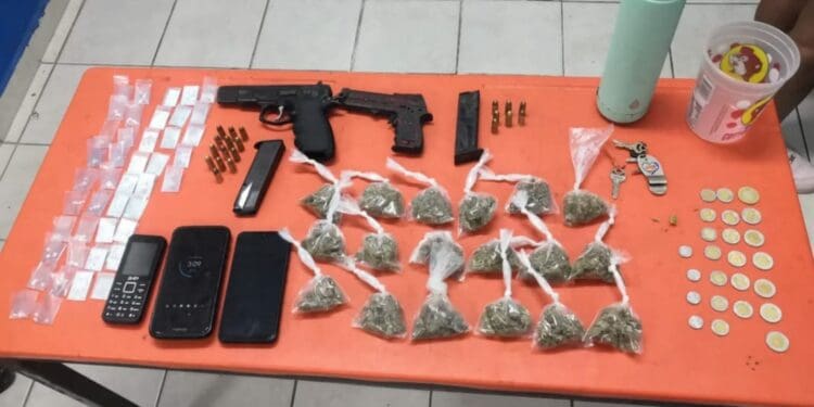 Operaban en Villas del Sol: Detienen a grupo con armas y drogas