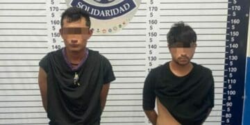 Capturan a dos sujetos con un arma de fuego, 11 cartuchos y 34 bolsas de narcóticos en Plata del Carmen