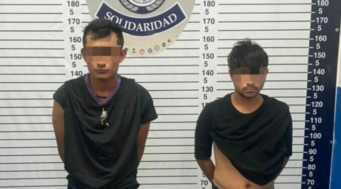Capturan a dos sujetos con un arma de fuego, 11 cartuchos y 34 bolsas de narcóticos en Plata del Carmen