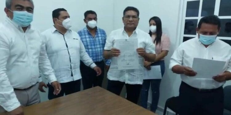 Entregan constancia de mayoría a Gilberto Gómez como alcalde electo de Puerto Aventuras￼