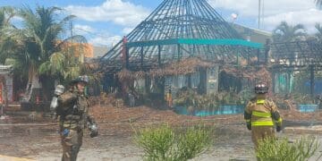 Incendio consume restaurante ‘Nativo’ de Playa del Carmen