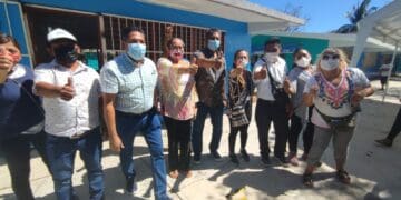 Inician con calma votaciones en Puerto Aventuras