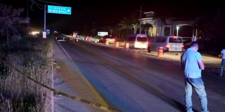 Muere hombre atropellado por un autobús sobre la carretera Cancún-Playa del Carmen