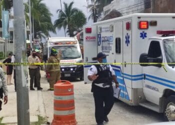 Mueren dos en explosión en el centro de Playa del Carmen