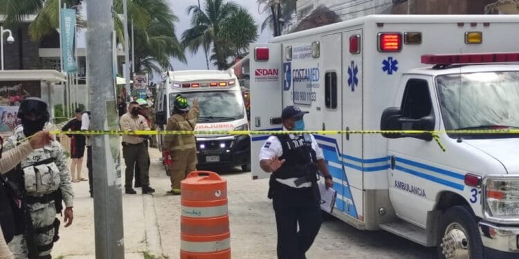 Mueren dos en explosión en el centro de Playa del Carmen