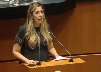 Pide Marybel Villegas licencia a su cargo