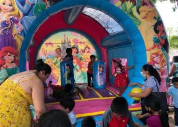 Conmemoran del Día de la Niña y el Niño en Puerto Aventuras