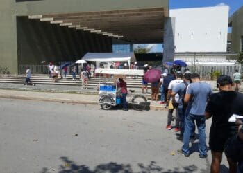 Abren vacunación de AstraZeneca en Playa del Carmen para rezagados y terceras dosis