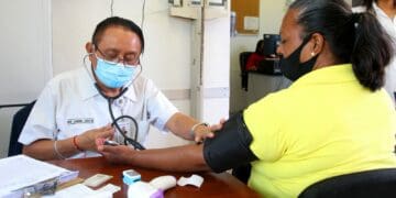 DIF Puerto Aventuras ofrece servicios de salud de la Oficina Enlace