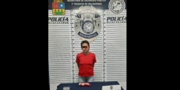 Detienen a mujer que intentó pasar estupefacientes a la cárcel