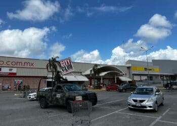 Disparan contra un hombre afuera del City Club de Playa del Carmen 