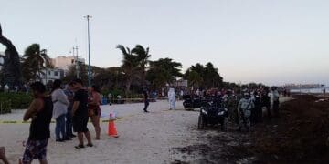 Muere hombre ahogado frente a playa Fundadores