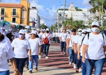 Con semáforo verde, realizan desfile del Día del Trabajo