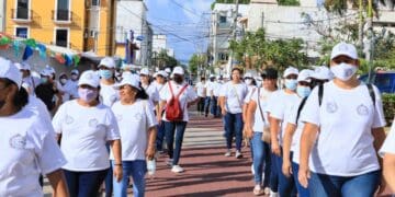 Con semáforo verde, realizan desfile del Día del Trabajo