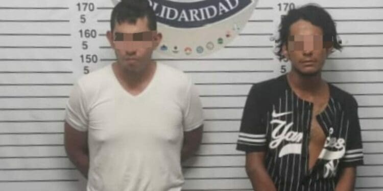 Los sorprenden intercambiando droga y son detenidos en la Colosio de Playa del Carmen