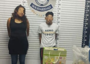 Detienen a narcopareja dispareja con 75 dosis de narcóticos en Playa del Carmen