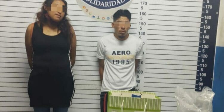 Detienen a narcopareja dispareja con 75 dosis de narcóticos en Playa del Carmen