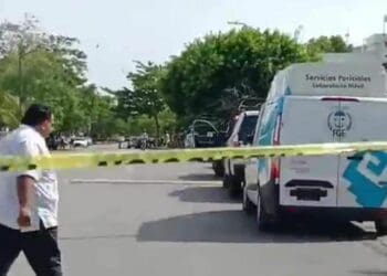 Detienen a hombres con drogas y armas, durante cateo en Playa del Carmen