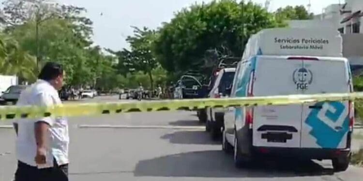 Detienen a hombres con drogas y armas, durante cateo en Playa del Carmen