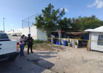 Asesinan a puñaladas a velador de frutería en Playa del Carmen  