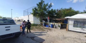 Asesinan a puñaladas a velador de frutería en Playa del Carmen  