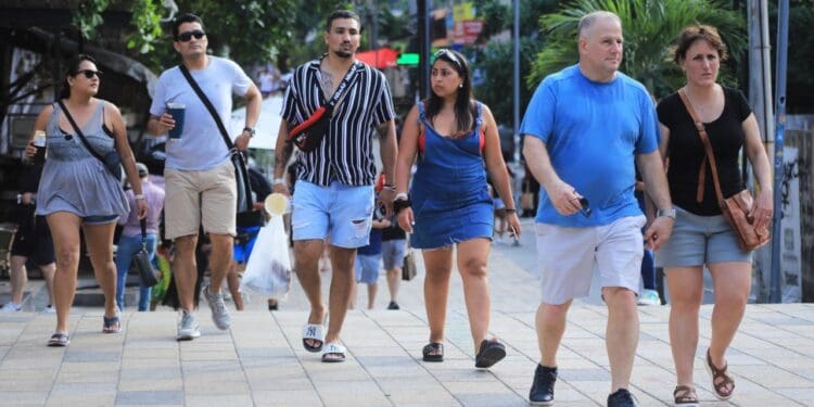 Cubrebocas uso voluntario en espacios abiertos, en transporte público obligatorio